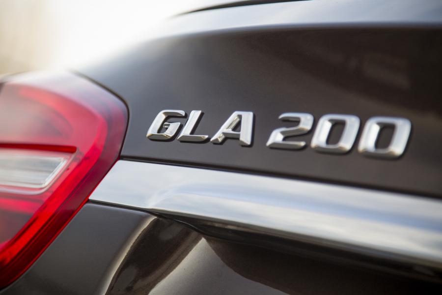  Mercedes-Benz GLA200 CDI 2014 года  (UK) (фото 31 из 46)
